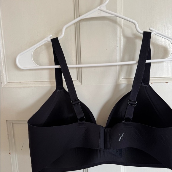 Knix black wireless bra size 38C - Picture 4 of 5